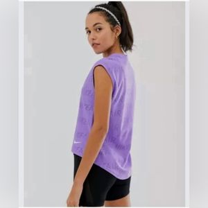 NIKE Dri Fit Active Wear size2X Lavander Sleeveless Throw Over Mesh Type Materia